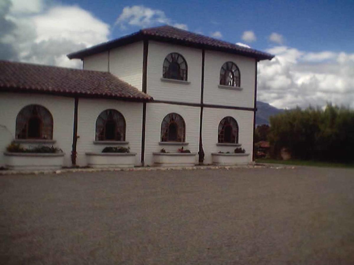 Hosteria Hacienda Pueblo Viejo Atuntaqui Ngoại thất bức ảnh